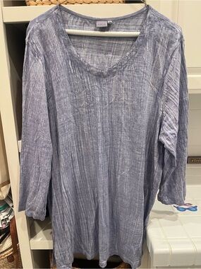 FOCUS Relaxed V-Neck Tunic in Soft Heathered Blue